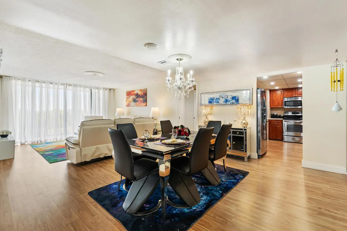 Living/Dining at 5600 N Flagler Drive 402, West Palm Beach