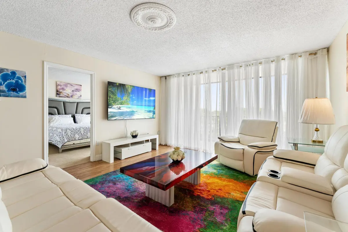 Living Room at 5600 N Flagler Drive 402, West Palm Beach
