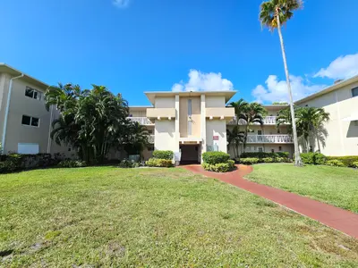 2562 Garden Drive 202, Lake Worth Beach – sold