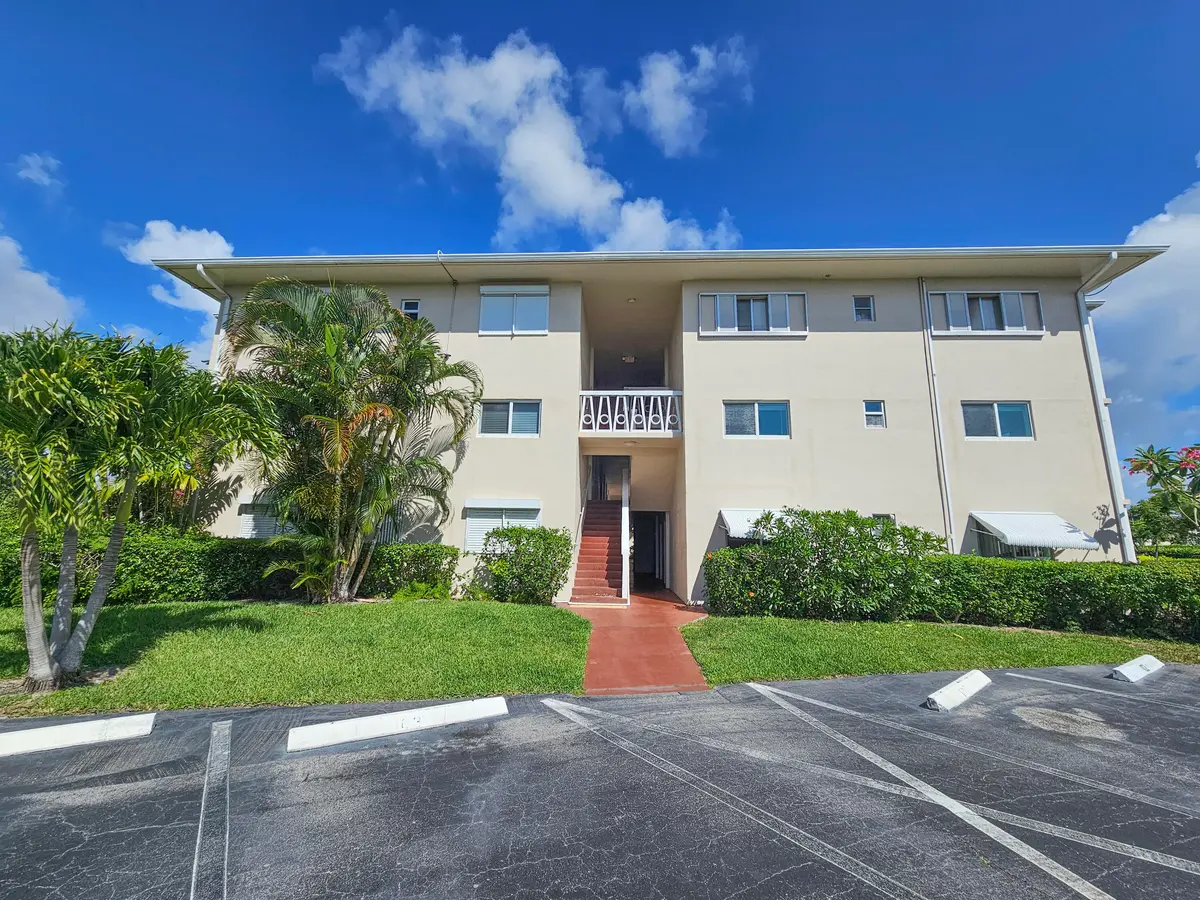Side at 2562 Garden Drive 202, Lake Worth Beach