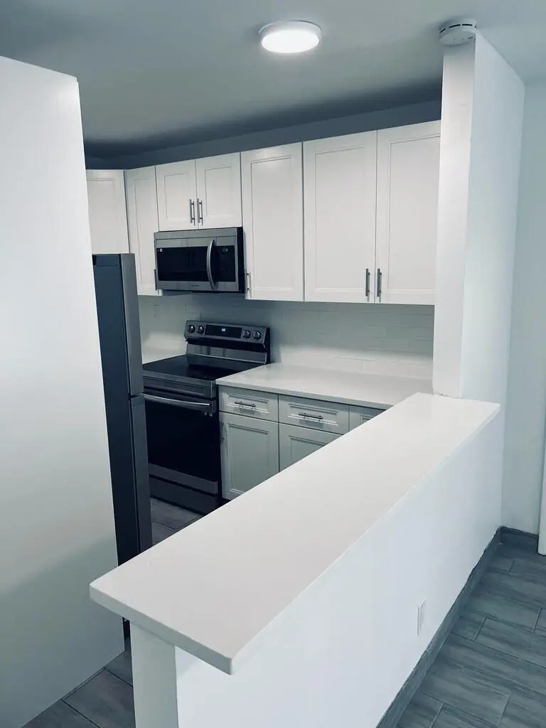 930 N 14th Court, Hollywood, FL – photo 7