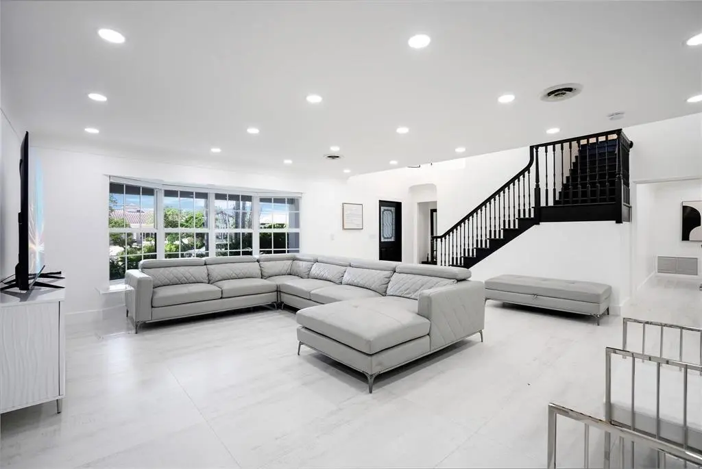 i5 at 1940 Harbourview Drive, Fort Lauderdale