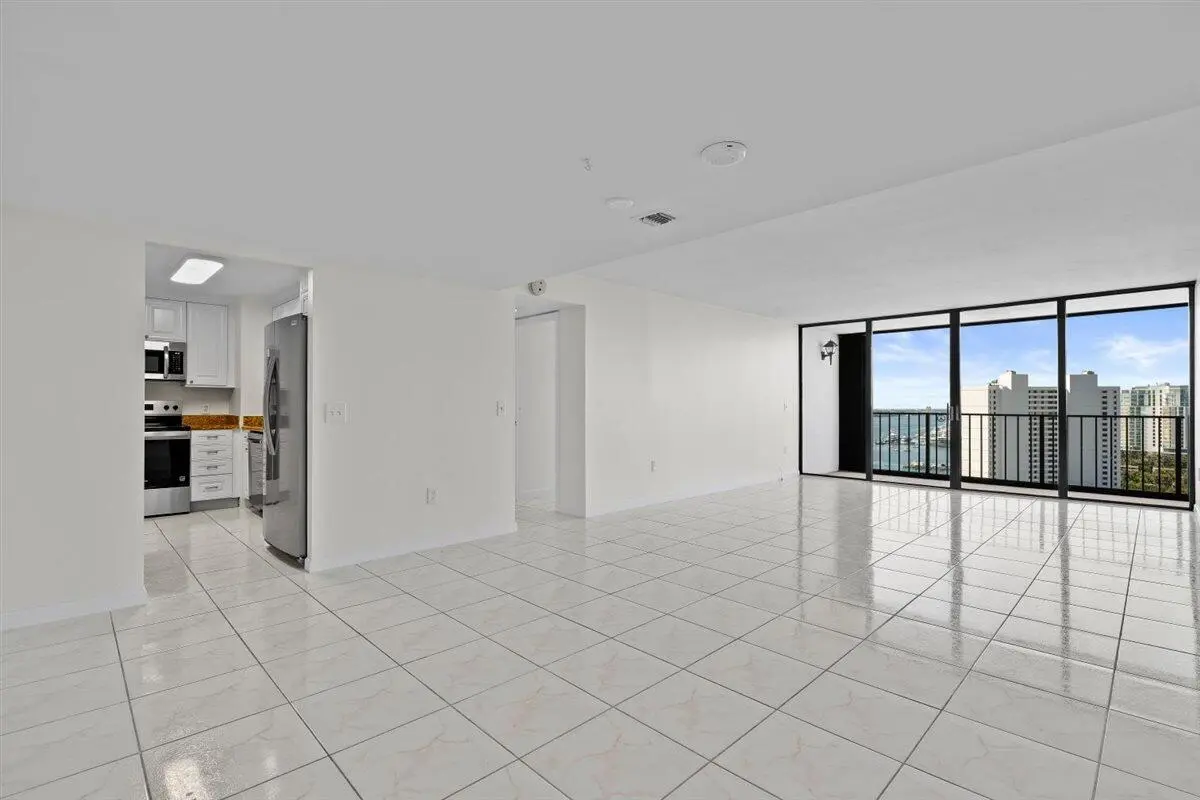 03-LUX_6754 at 5600 N Flagler Drive 2304, West Palm Beach