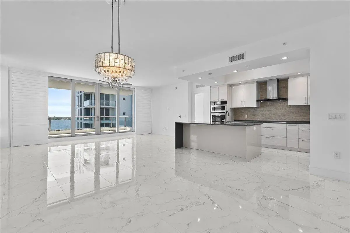 Kitchen/dining/living at 1 Water Club Way 604, North Palm Beach