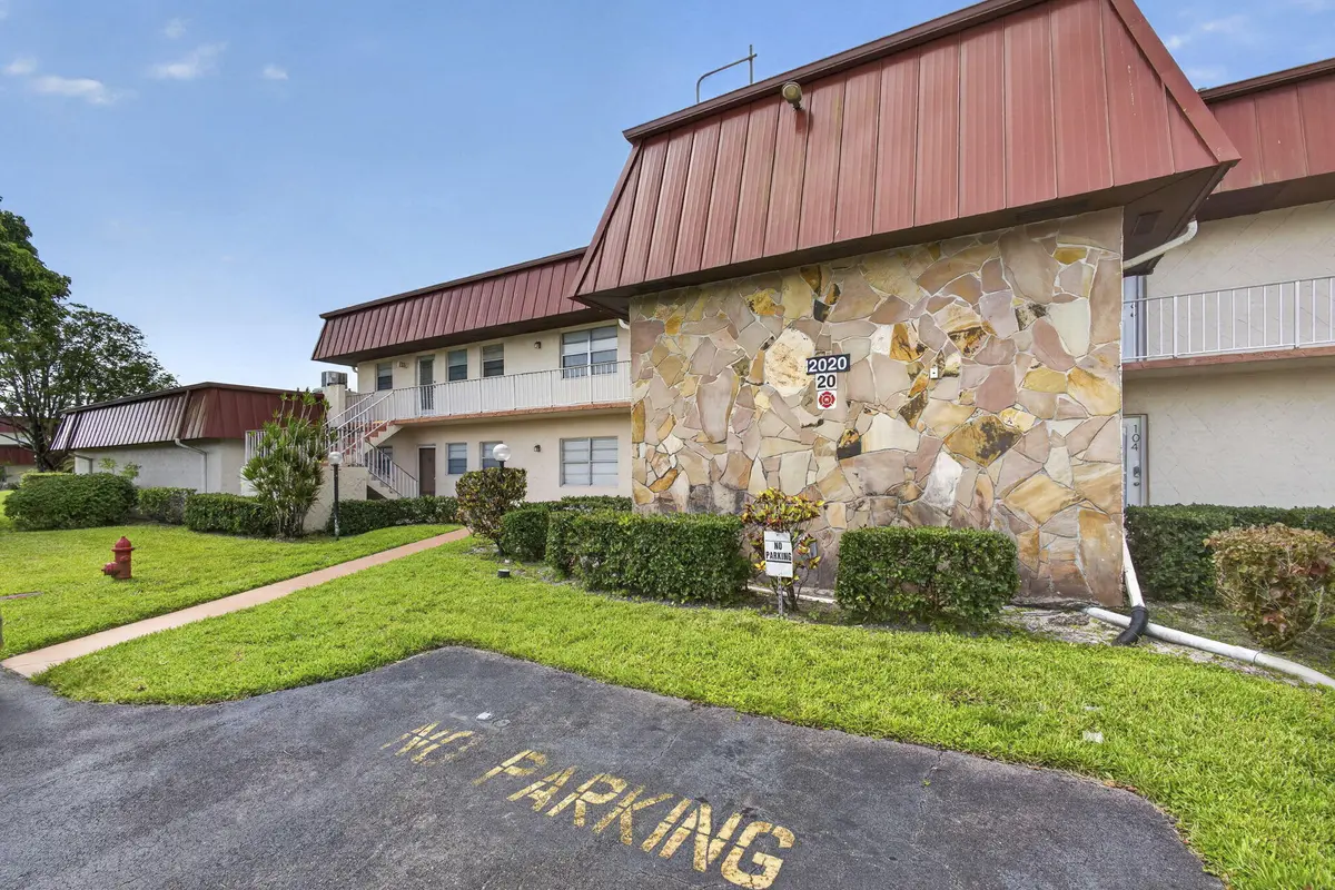 4-web-or-mls-BS1A8598 at 12020 W GREENWAY Drive 101, Royal Palm Beach