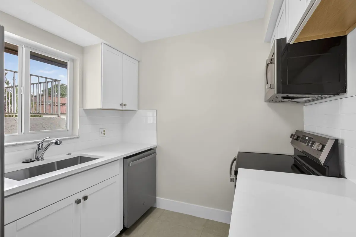12-web-or-mls-BS1A8371 at 12020 W GREENWAY Drive 101, Royal Palm Beach
