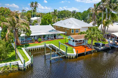 715 SW Rustic Circle, Stuart – Single Family Residence for sale