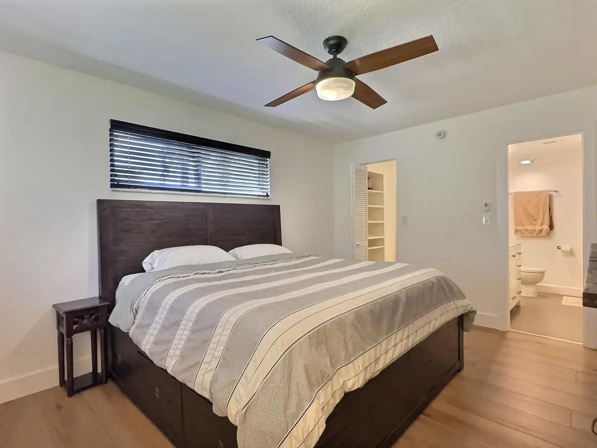 2117c9e0e59e4138f5b33354a817c5aa4f9fee7a at 3017 N Oakland Forest Drive 308, Oakland Park