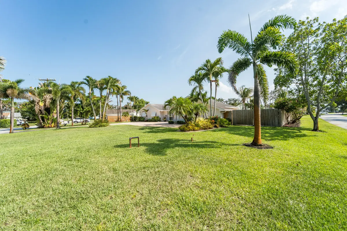 18 Saddleback Road -17 at 18 Saddleback Road, Tequesta