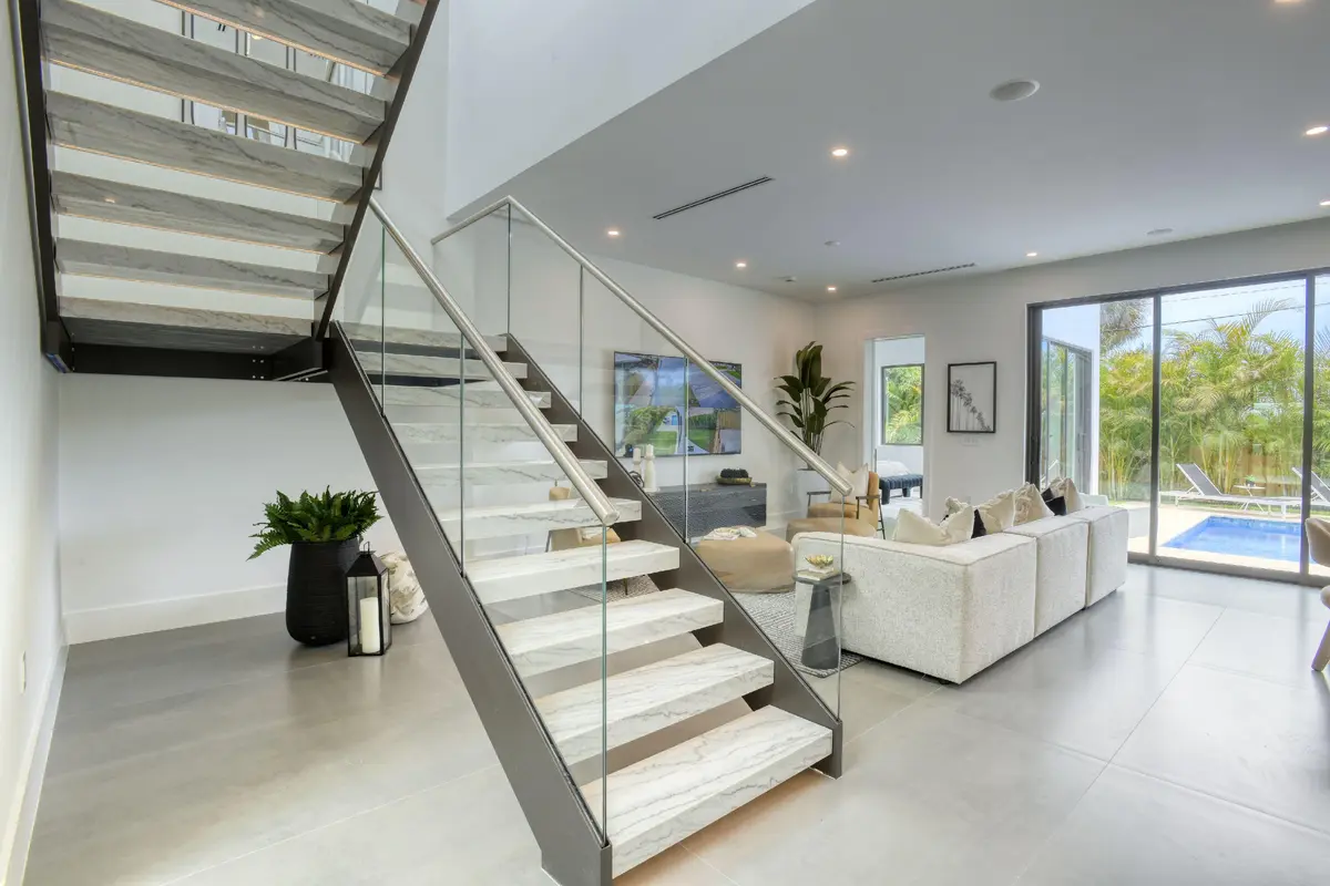 3 Stairs 2 at 5840 NE 22nd Avenue, Fort Lauderdale