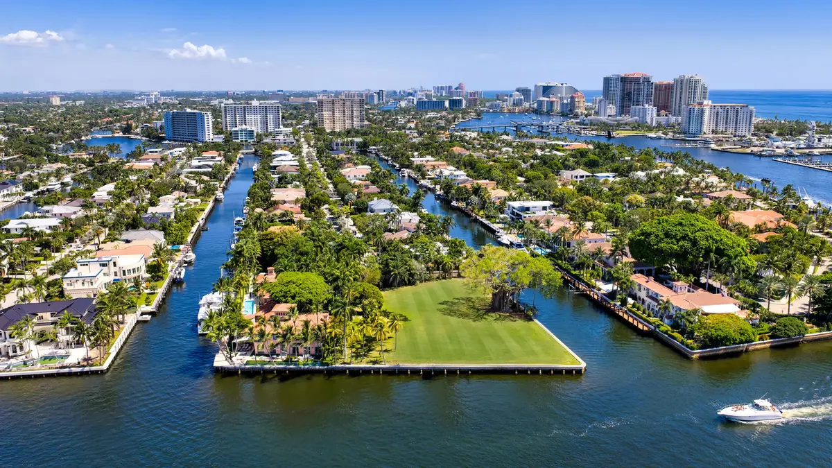 1000 Riviera Dr. 20 at 1000 Riviera Isle Drive, Fort Lauderdale