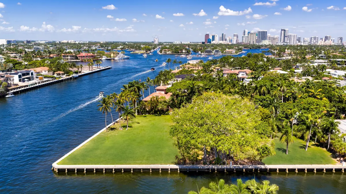 1000 Riviera Dr. 41 at 1000 Riviera Isle Drive, Fort Lauderdale