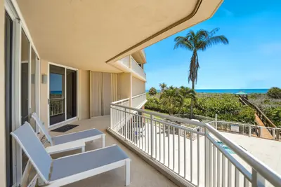 2900 N Highway 2-d, Hutchinson Island – Condominium for sale