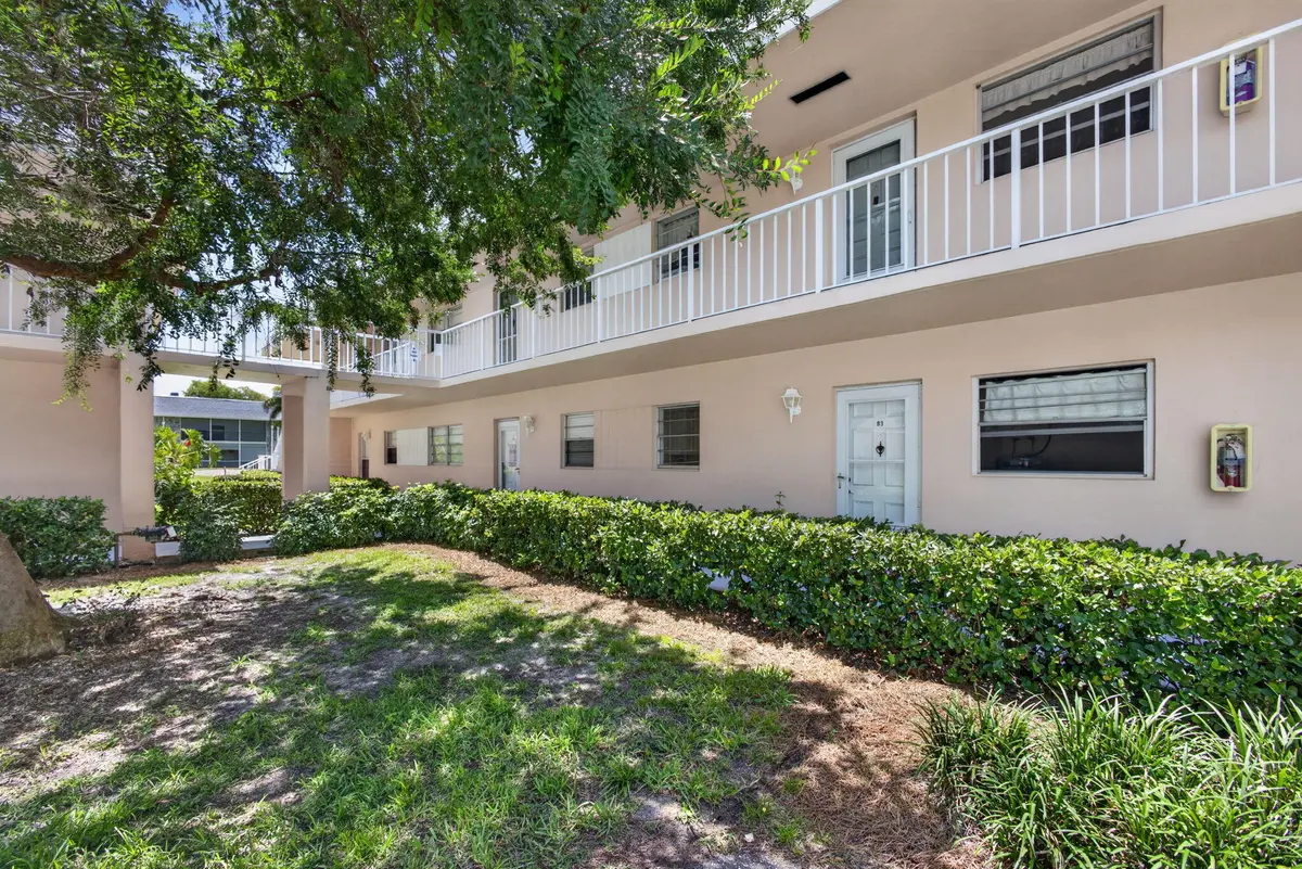 3-web-or-mls-5D1A2403 at 18081 SE Country Club Drive 9-83, Jupiter