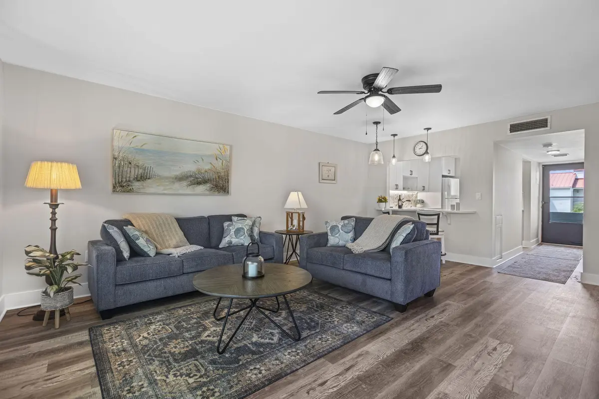 5-web-or-mls-0V8A4626Topaz at 5433 SE Miles Grant Road 201, Stuart