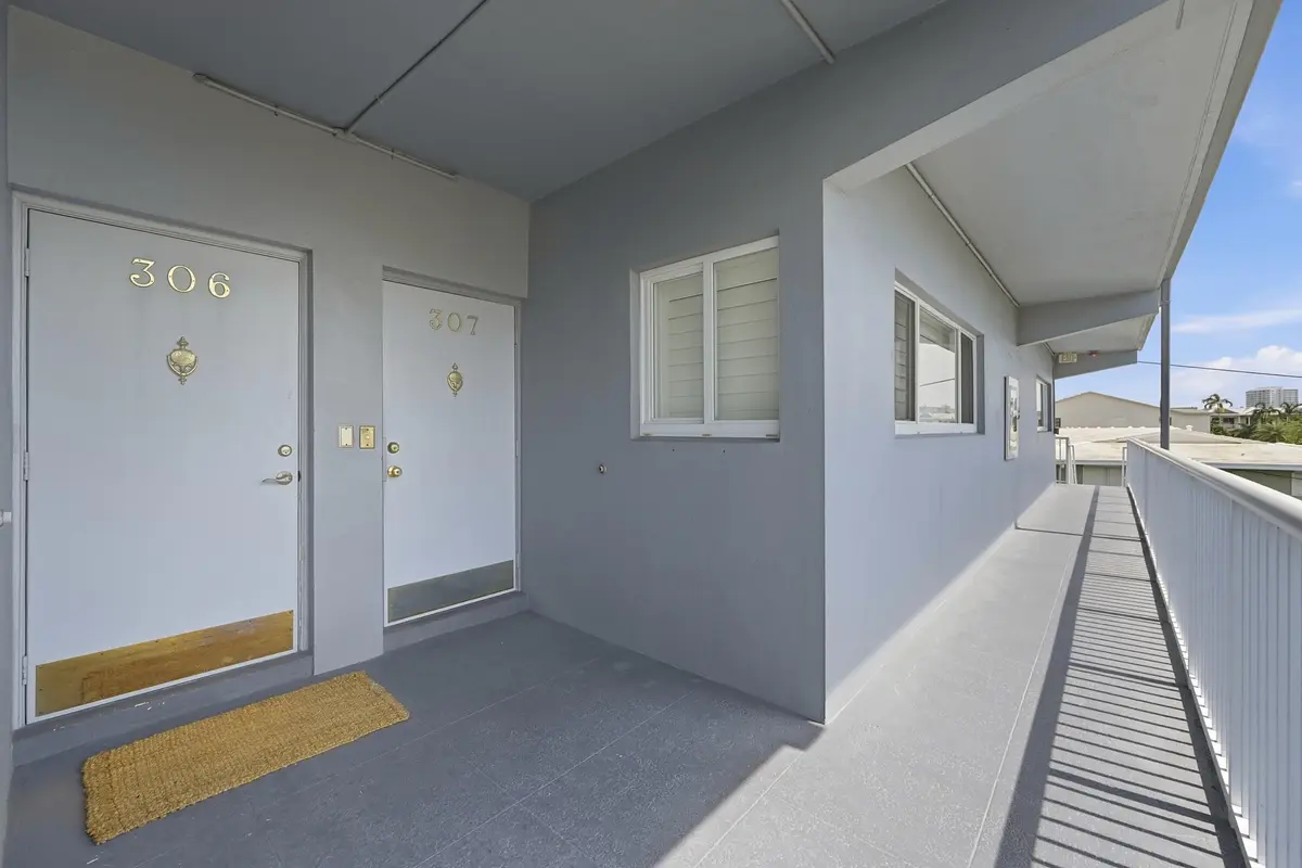 02_entry at 1201 S Riverside Drive 306, Pompano Beach