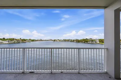 1201 S Riverside Drive 306, Pompano Beach – Condominium for sale