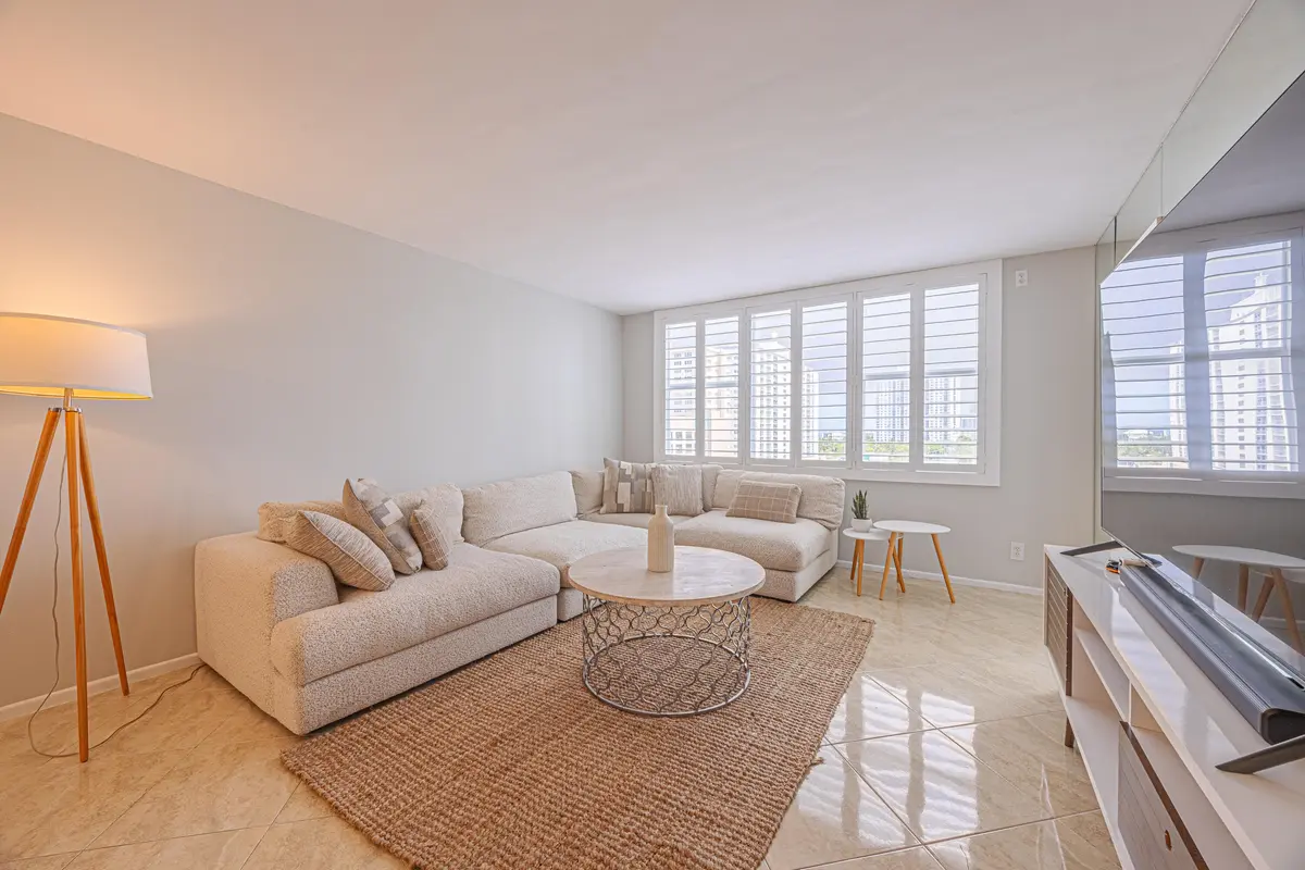 153A0040-HDR at 201 N Ocean Boulevard 702, Pompano Beach