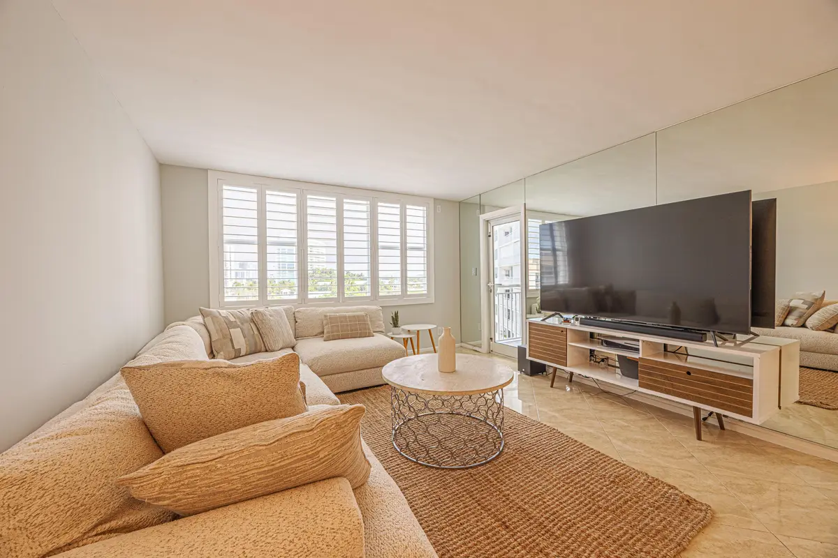 153A0043-HDR at 201 N Ocean Boulevard 702, Pompano Beach