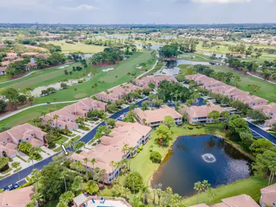 208 Legendary Circle, Palm Beach Gardens – Condominium for rent