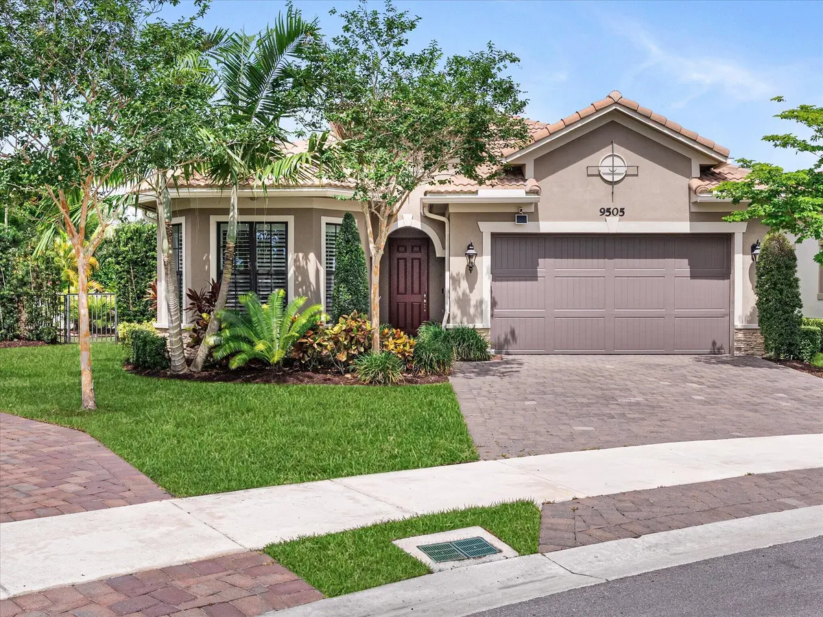 01-1 at 9505 Kalmar Circle, Parkland