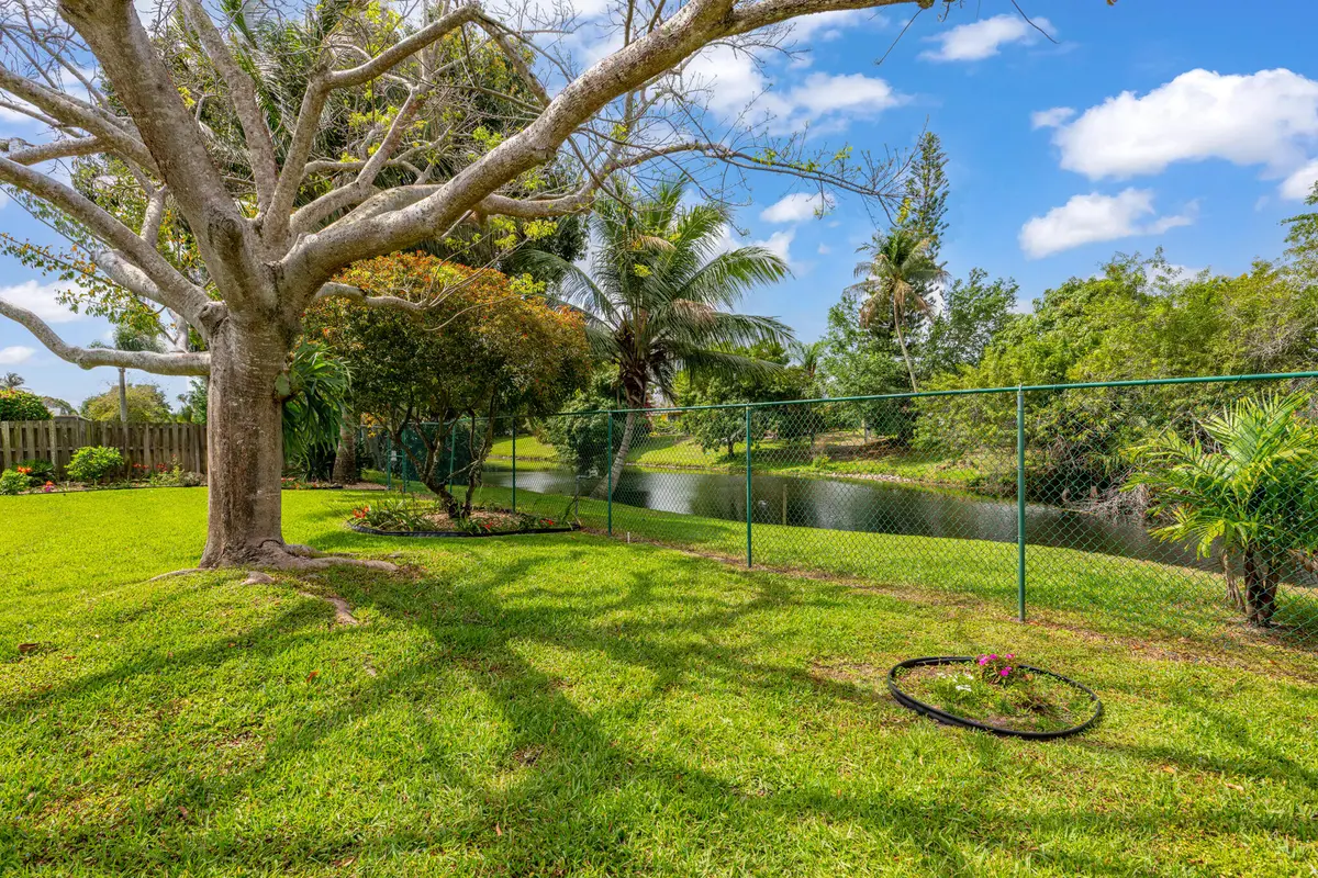 Fenced Yard at 1101 Mystic Way, Wellington