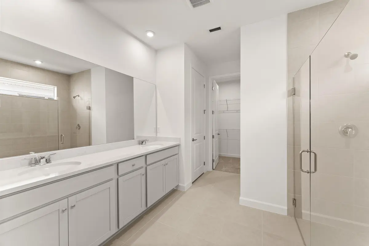 US_SEF_SAGE_LOT 244_OWNERS BATH at 12040 SW Pantone Street, Port St. Lucie