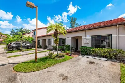 3459 Inverrary 3459, Lauderhill – sold