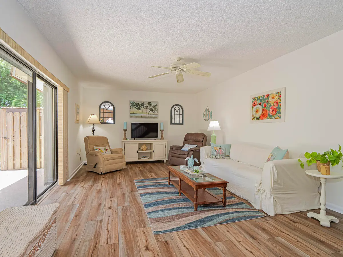 340 S Waverly Place 8b, Vero Beach, FL – photo 5