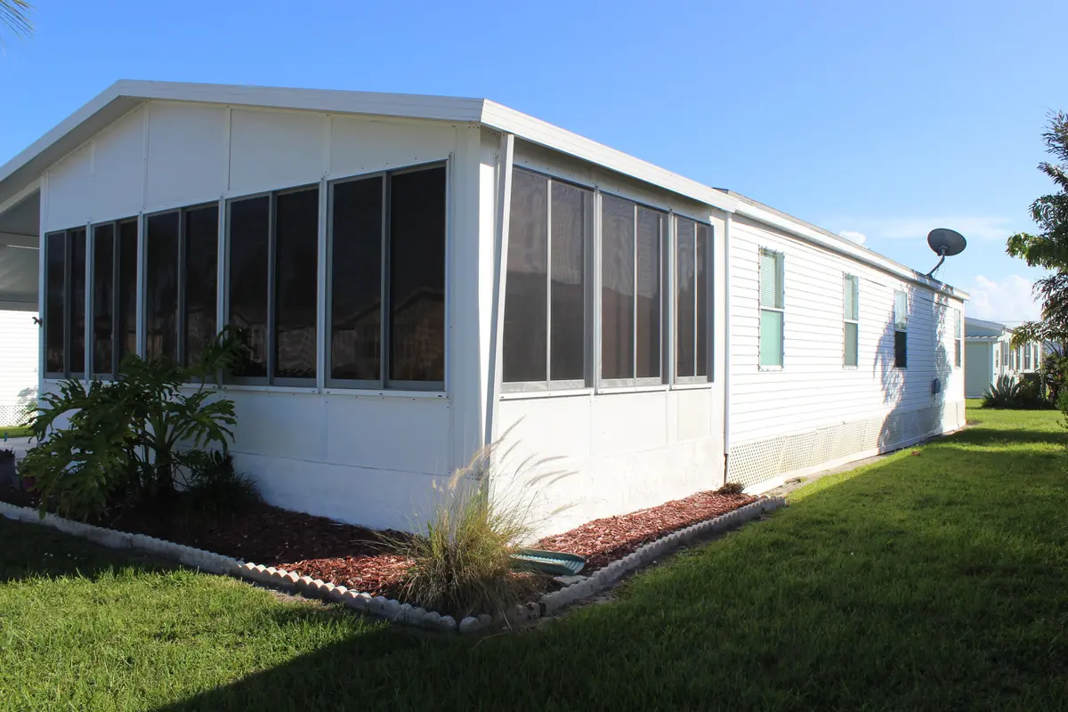 IMG_5625 at 6731 Sinsonte Court, Fort Pierce