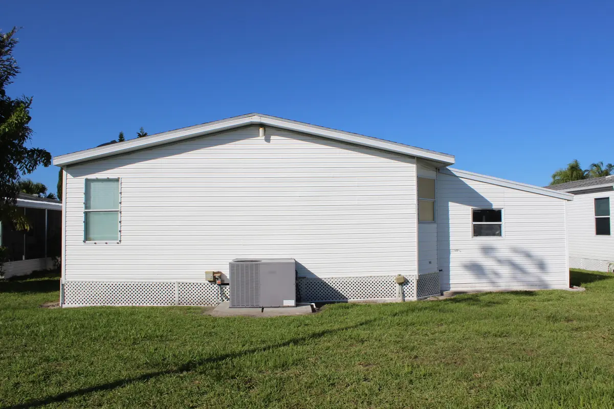 IMG_5629 at 6731 Sinsonte Court, Fort Pierce