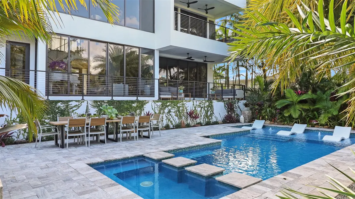 Photo 7 at 823 Ponce De Leon Drive, Fort Lauderdale