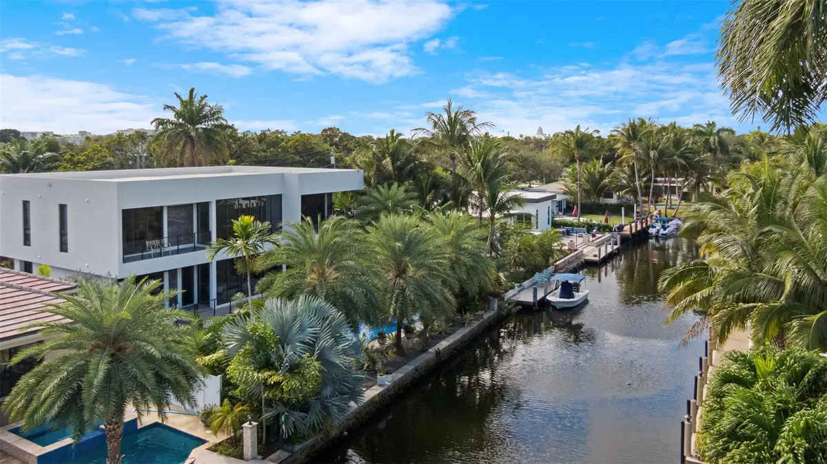 Photo 8 at 823 Ponce De Leon Drive, Fort Lauderdale