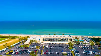 9800 S Ocean Drive 415, Jensen Beach – Condominium for sale