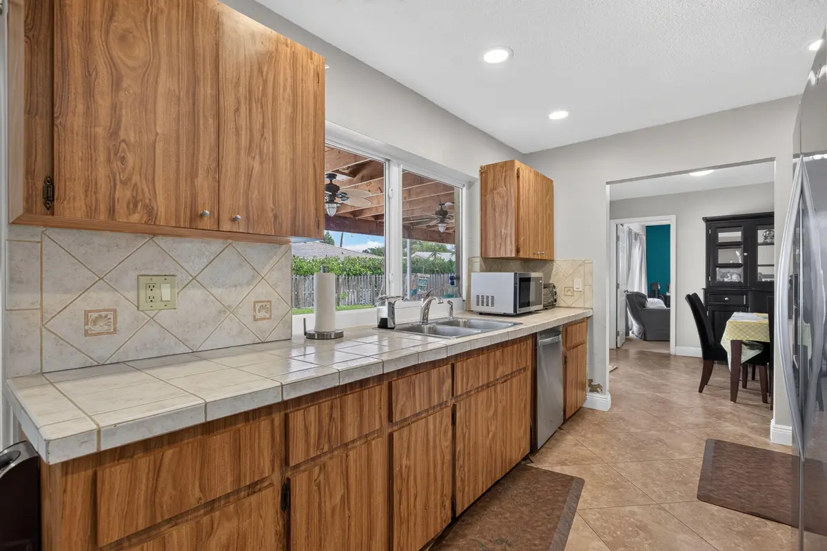 31-web-or-mls-11241-7725 at 11241 NW 42nd Street, Coral Springs