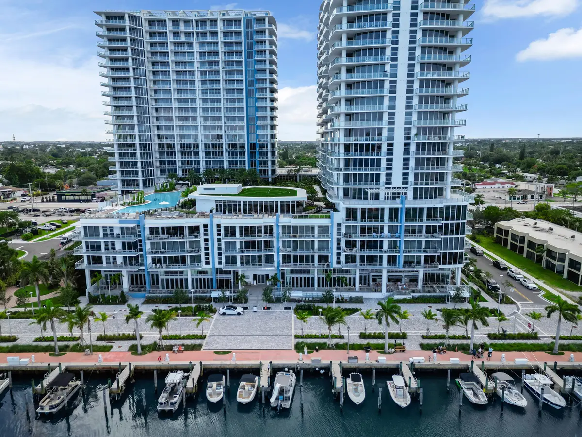 220 Lake Shore Drive 1908, Lake Park, FL – photo 4