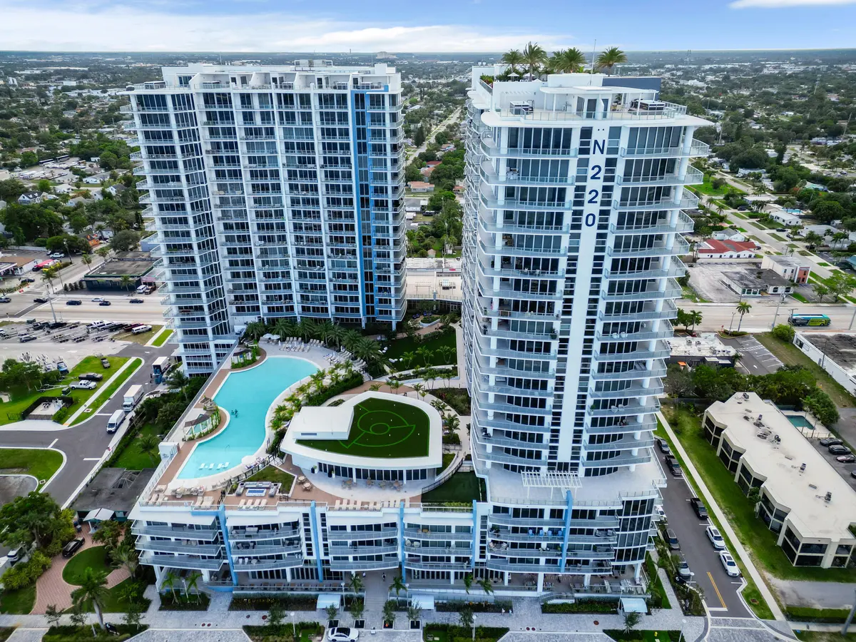 220 Lake Shore Drive 1908, Lake Park, FL – photo 5