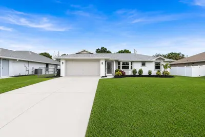 3520 SE Hyde Circle, Port St. Lucie – sold