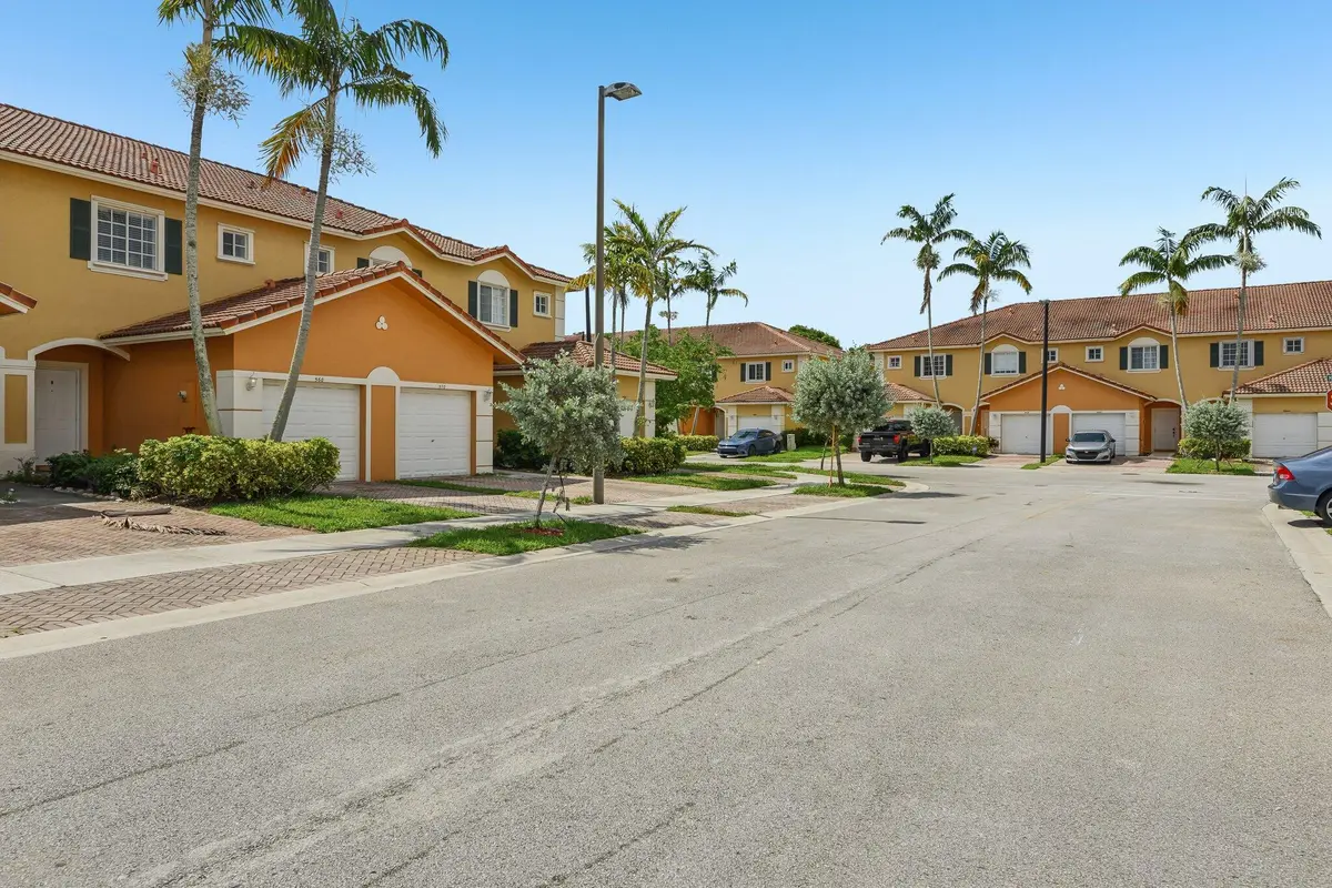 3-web-or-mls-Saint Tropez Ln-S1706-003 at 560 St Tropez Lane, Margate