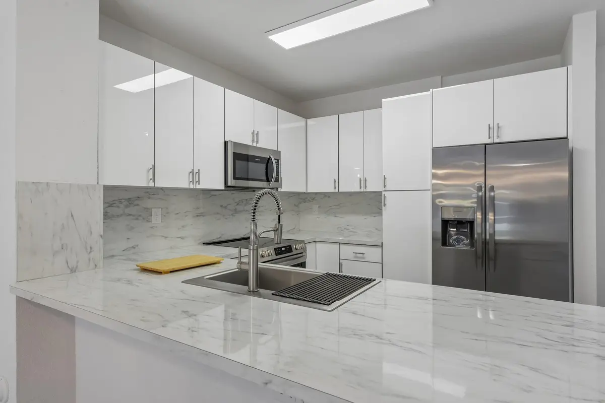 12-web-or-mls-Saint Tropez Ln-S1706-012 at 560 St Tropez Lane, Margate