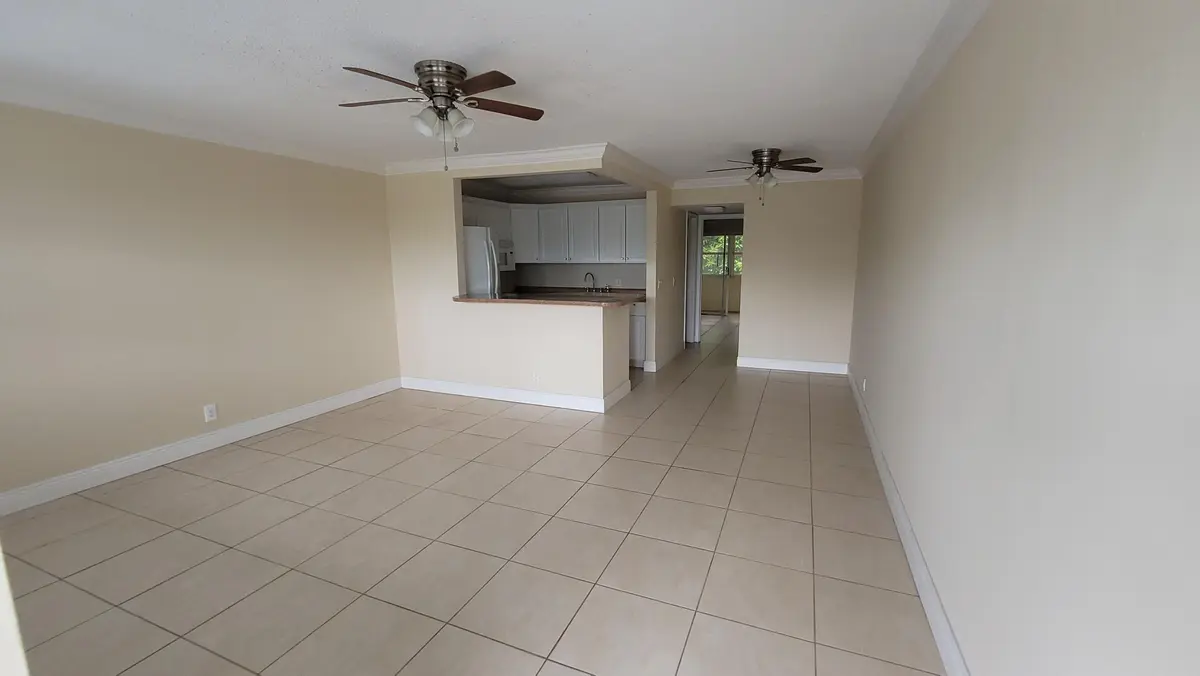 375 Camden P, West Palm Beach, FL – photo 2
