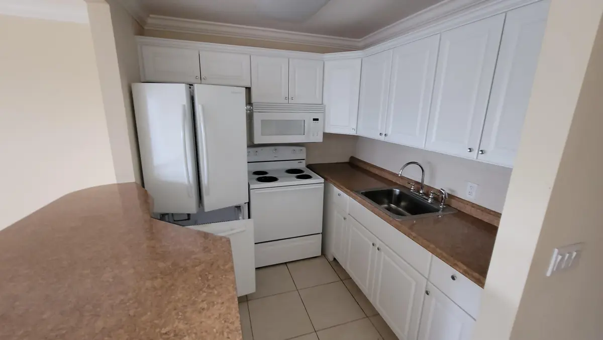 375 Camden P, West Palm Beach, FL – photo 4