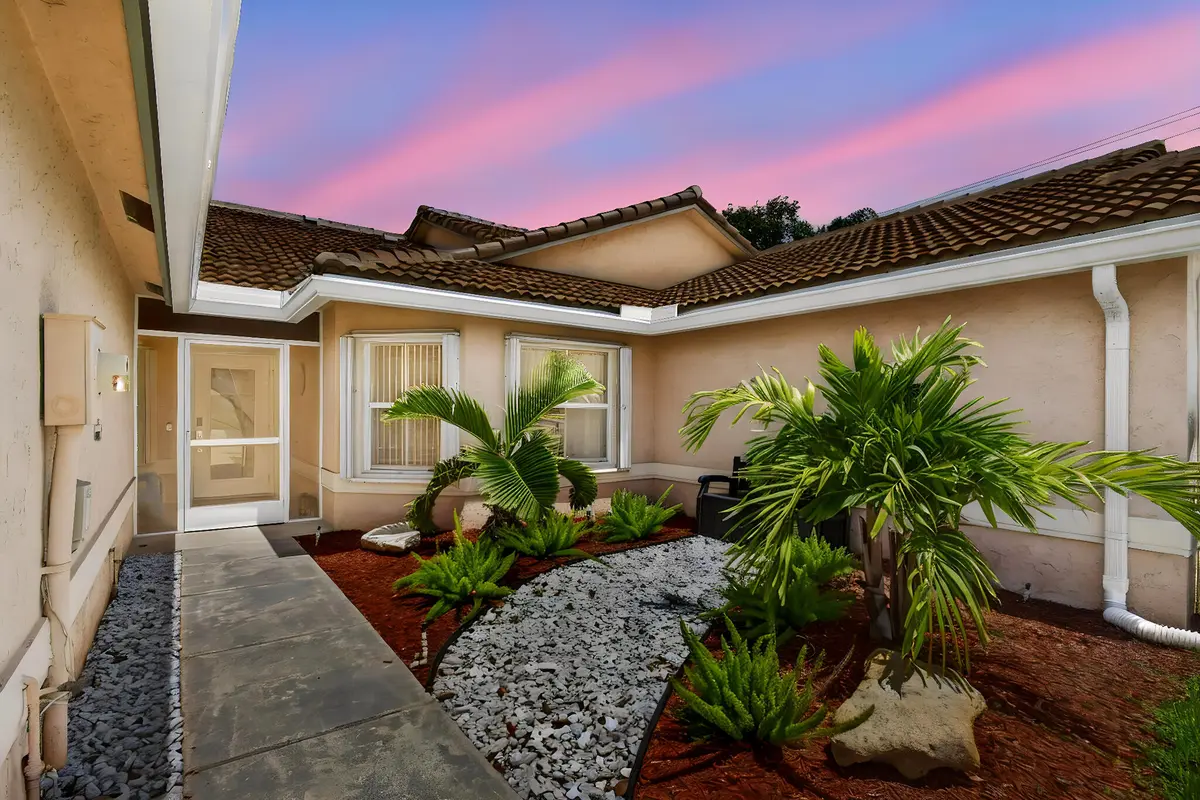 9-web-or-mls-BS1A7212 day to dusk at 10469 Pelican Drive, Wellington