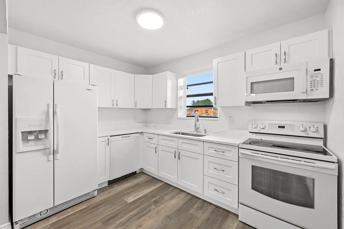 11_kitchen at 4401 NW 33rd Street, Lauderdale Lakes