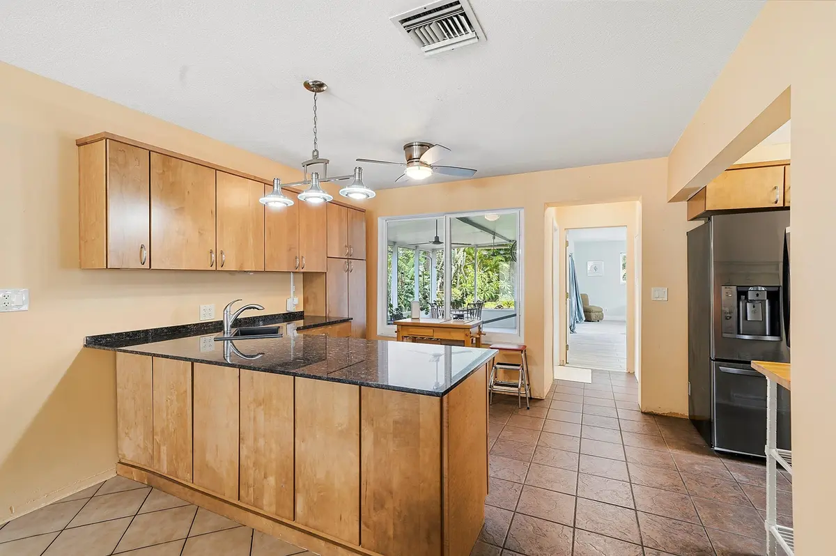 Breakfast Counter at 2834 Adams Street, Hollywood