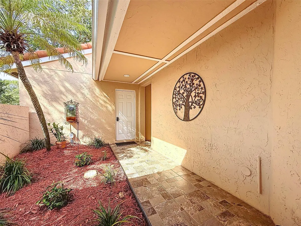 Photo 3 at 1420 Seagrape Circle, Weston