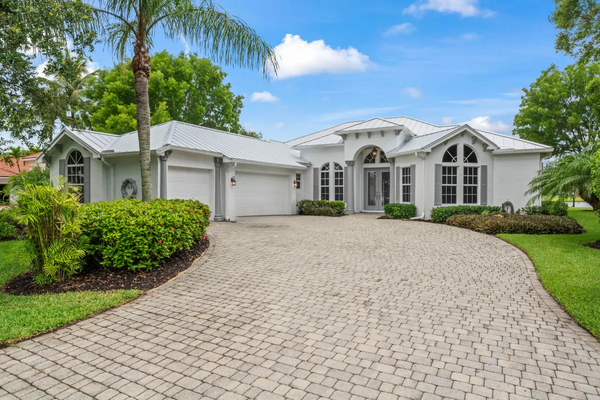 front house at 918 SW Blue Stem Way, Stuart