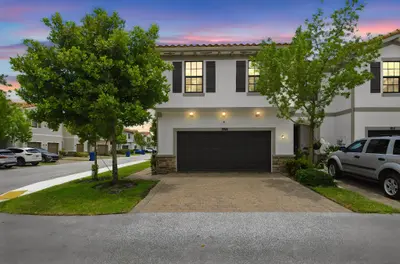 1009 Sweet Briar Lane, Riviera Beach – Townhouse for sale