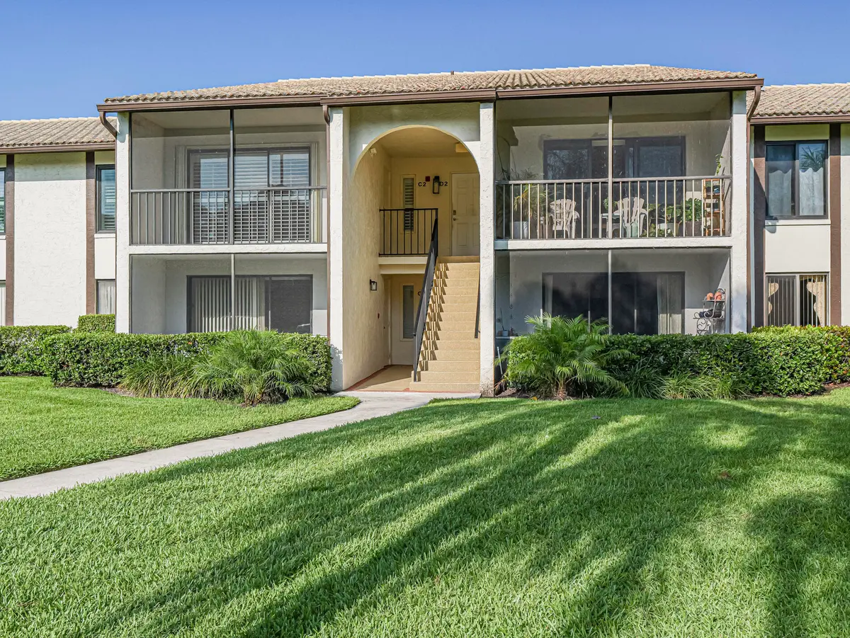 Front View at 1605 SW Silver Pine Way, Palm City