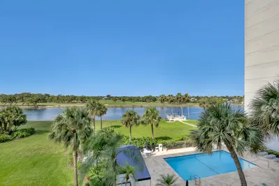 356 Golfview Road 403, North Palm Beach – Condominium for sale